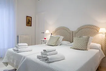 Sevilla Luxury Rentals - Alcazar Hotel